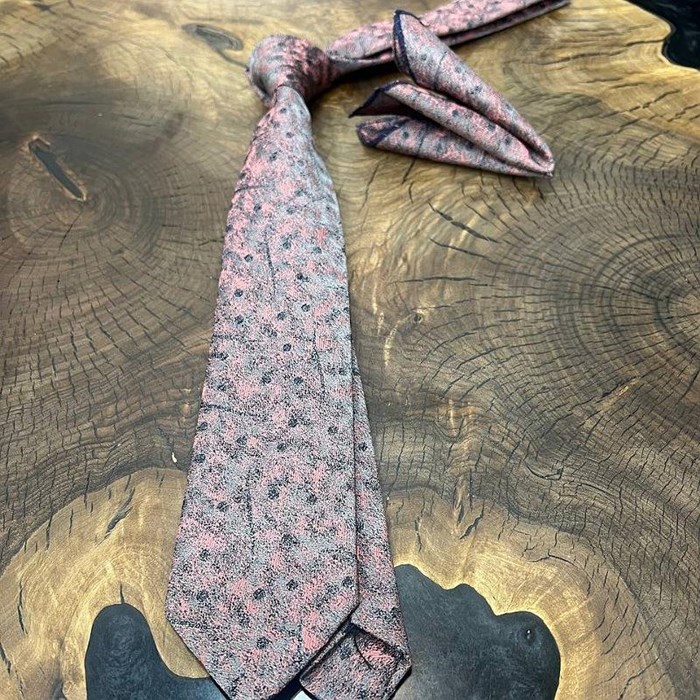 ست کراوات و پوشت طرح دار صورتی نوک مدادی کد10267 Pink patterned jacket and tie set code 10267