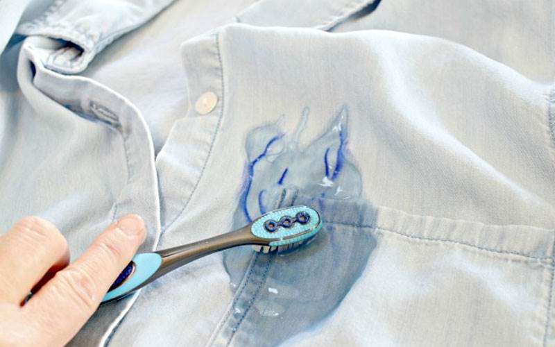روش پاک کردن جوهرهای بر پایه آب از روی لباس