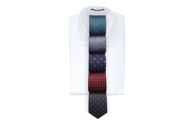 ست کراوات با پیراهن سفید