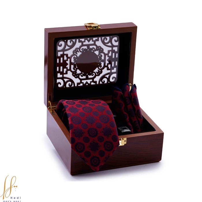 ست کراوات و پوشت طرح Macclesfield قرمز سرمه ای کد T01-07-2912 Macclesfield design tie and leather set in crimson red